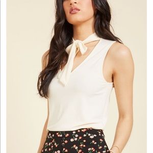 Tie V Neck Cream Tank Top